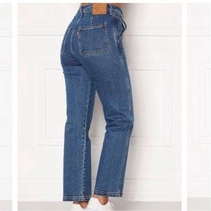 Levi's RIBCAGE Straight Utility High Rise Jeans size 28 medium wash